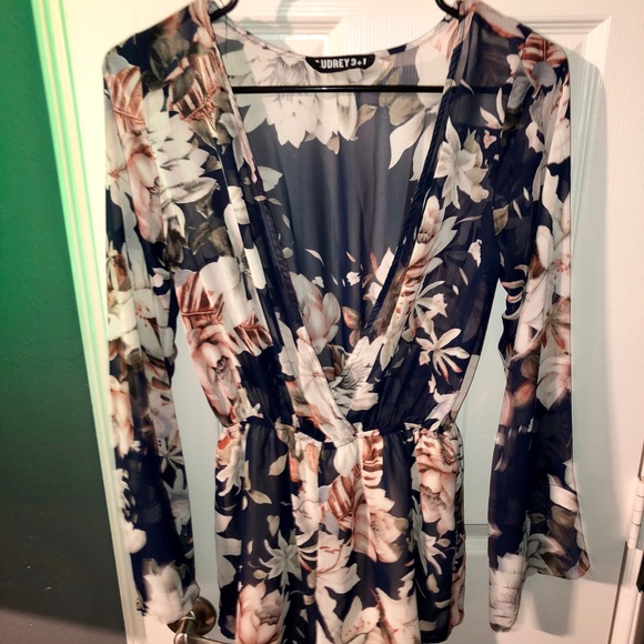 Sheer Romper Kimono🌺✨ - Picture 3 of 6